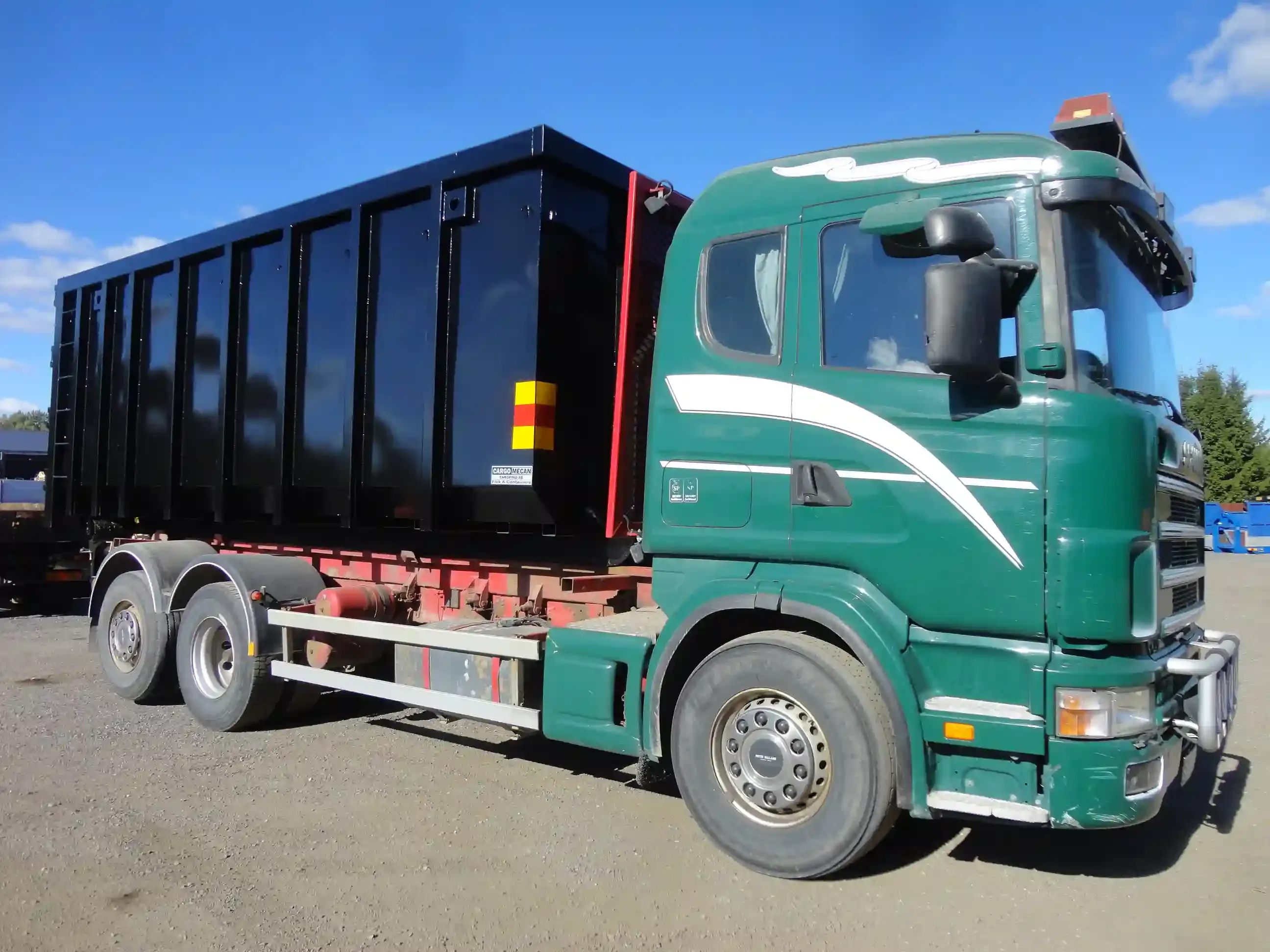 30m3 svart pa bil 003